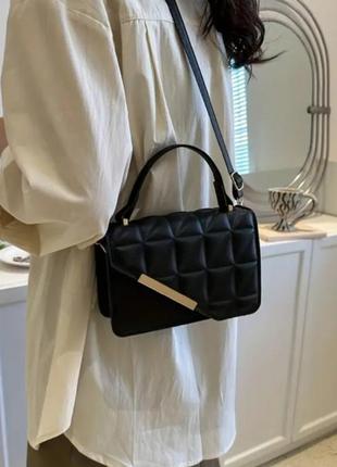Неймовірна сумочка 🖤