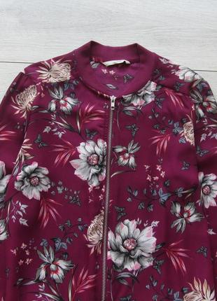 Красивая легкая куртка бомберка в цветочный принт от george2 фото