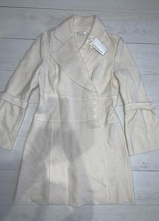 Пальто шерстяне на пуговках нове m-l