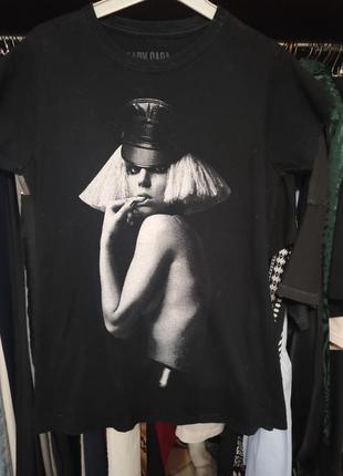 Чёрная футболка lady gaga