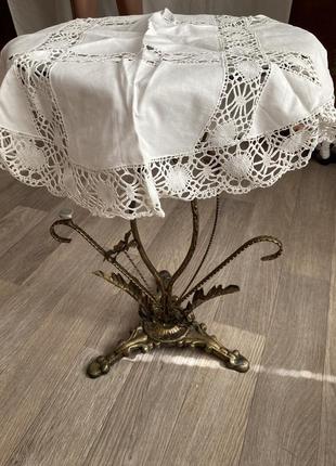 Салфетка белая круглая с кружевом