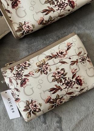 Косметичка guess. оригинал5 фото