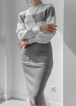 Костюм распродаж с подницей