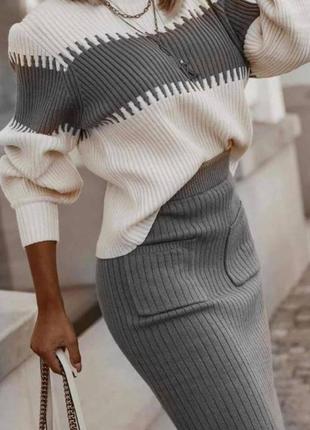 Костюм распродаж с подницей