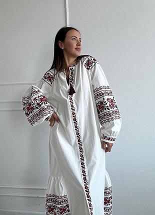 Колоритное платье-вышиванка свободного кроя с вышитым цветочным орнаментом, женское платье с вышивкой из натуральной ткани