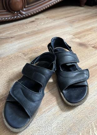Сандалии для мальчика. размер 38