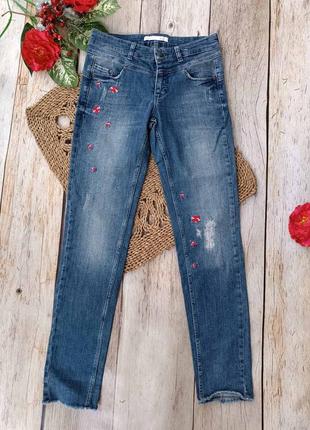 Джинси з вишивкою на дівчинку