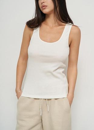 Женская майка в рубчик, шірокая бретелька молочного цвета, размер s
