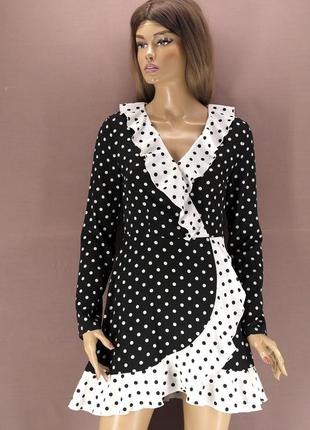 Новое брендовое платье с рюшами "missguided" в горошек. размер uk6/eur34.
