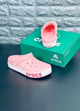 Женские кроксы розового цвета шлёпанцы crocs6 фото