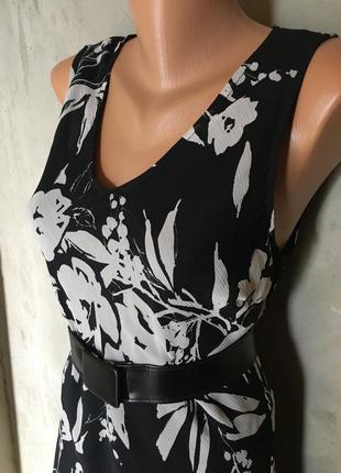 Довга сукня в квітах