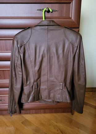 Винтажная кожаная женская ретро куртка косуха коричневая4 фото