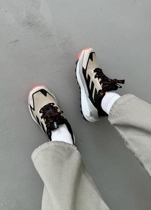 Adidas terrex gore-tex low beige/black/grey 8