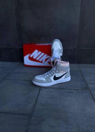 Жіночі кросівки nike сірі шкіряні кросівки найк