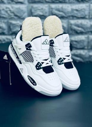 Жіночі кросівки adidas білі шкіряні кросівки адідас