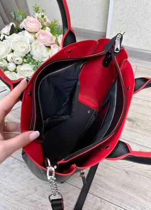 Большая женская сумка с замшевыми вставками черная с красным8 фото