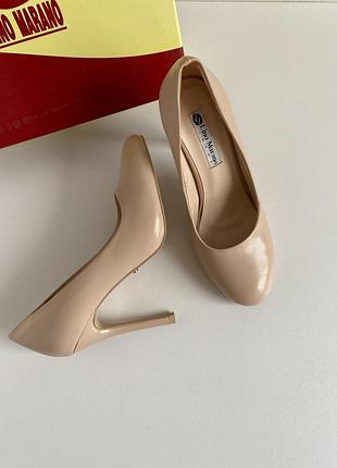 Бежеві / нюдові туфлі лодочки / класичні бежеві туфлі