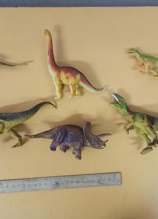 Фігурка динозавра