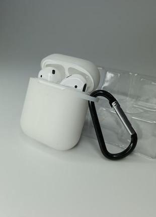Чехол для airpods 1 / 2 с карабином плотный силиконовый чехол для наушников белый 01