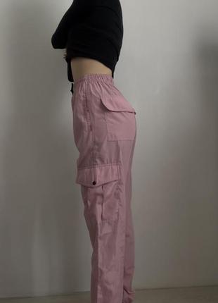 Розовые спортивные штаны карго1 фото