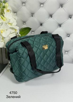 Жіноча стильна та якісна сумка зі стьобаної плащівки зелена5 фото