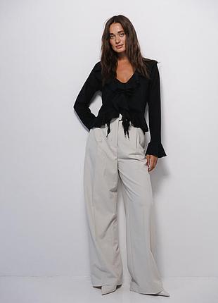 Шифонова блузка чорна з воланами2 фото