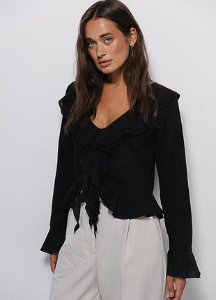Шифонова блузка чорна з воланами7 фото