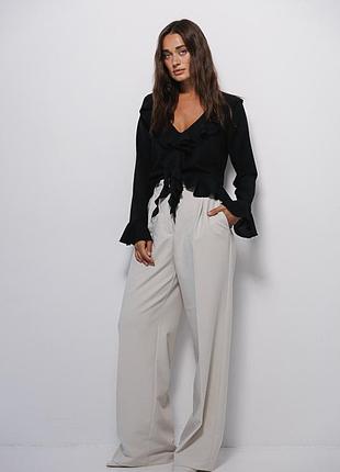 Шифонова блузка чорна з воланами5 фото