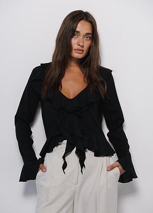 Шифонова блузка чорна з воланами8 фото