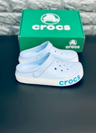 Женские кроксы голубого цвета шлёпанцы crocs4 фото