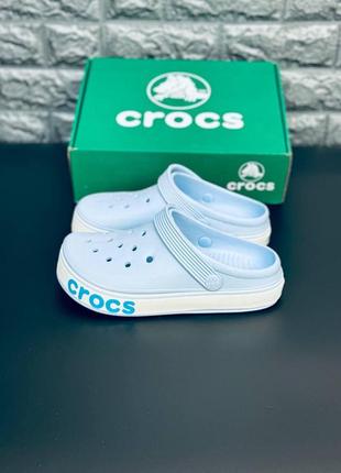 Женские кроксы голубого цвета шлёпанцы crocs3 фото