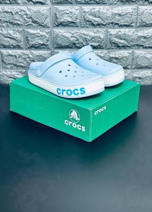 Женские кроксы голубого цвета шлёпанцы crocs6 фото
