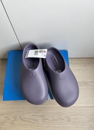 Шльопанці клоги adidas adifom stan mule фіолетові сірі на платформі birkenstock ugg hunter crocs1 фото