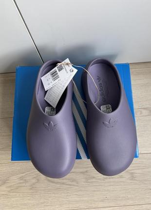 Шлепанцы клоги adidas adifom stan mule фиолетовые серые на платформе birkenstock ugg hunter crocs6 фото