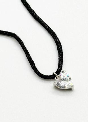 Серебряное колье со вставкой шелк/фианит
