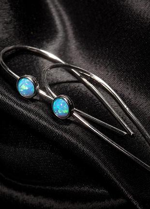 Серебряные сережки с петлей и голубым опалом