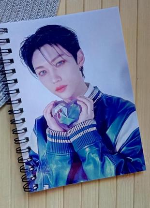 Блокнот фелікс stray kids lee felix