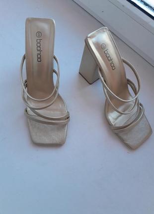 Босоножки 39р