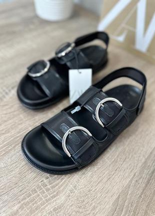 В наявності босоніжки zara 37,40