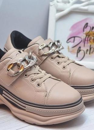 Круті кросівки для дівчинки