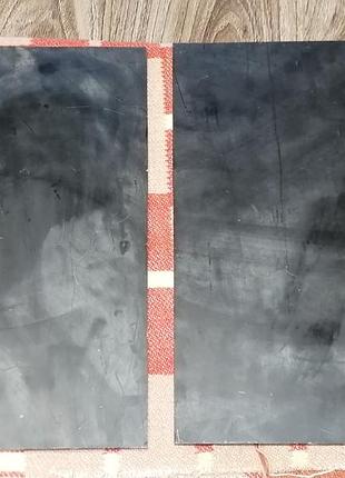 Два зеркала.