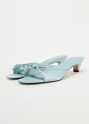 Кожаные голубые мюли zara new
