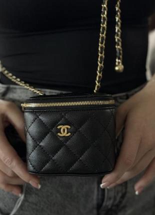 Шкіряна сумочка-коробочка chanel