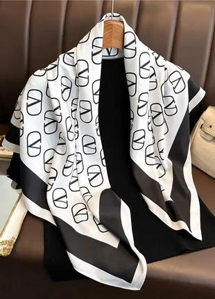 Сатинова велика жіноча шаль в стилі valentino палантин шарф штучний шовк графічний принт
