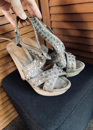 Босоніжки true religion 35,5 р.