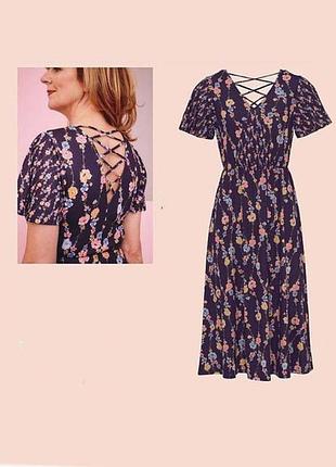 Красивое платье с цветочным принтом avon