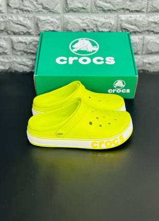 Яркие женские шлёпанцы crocs3 фото