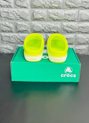 Яркие женские шлёпанцы crocs6 фото