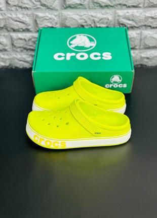 Яркие женские шлёпанцы crocs4 фото