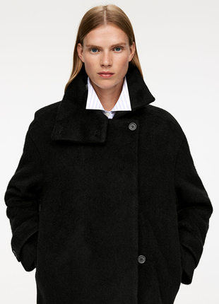 Трендове вовняне пальто arket (fuzzy wool-blend jacket) з нової колекції